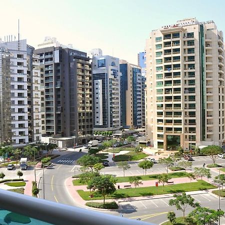 Care Holiday Homes Apartments Barsha Heights ドバイ エクステリア 写真