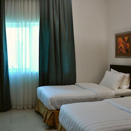 Care Holiday Homes Apartments Barsha Heights ドバイ エクステリア 写真