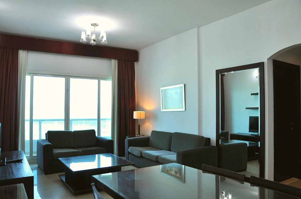Care Holiday Homes Apartments Barsha Heights ドバイ エクステリア 写真