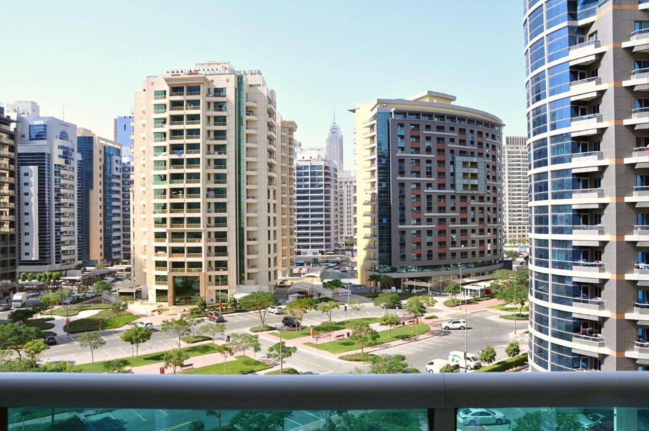Care Holiday Homes Apartments Barsha Heights ドバイ エクステリア 写真