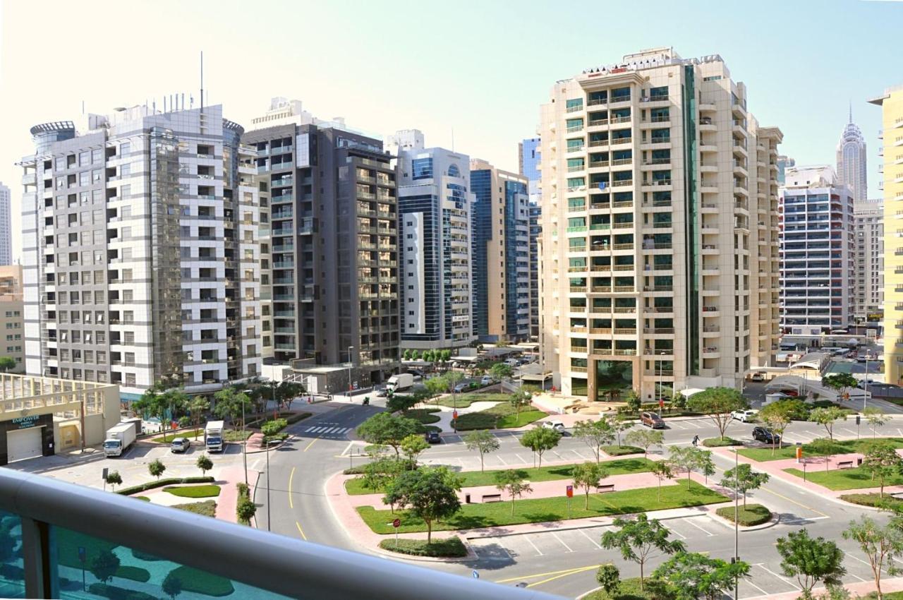 Care Holiday Homes Apartments Barsha Heights ドバイ エクステリア 写真