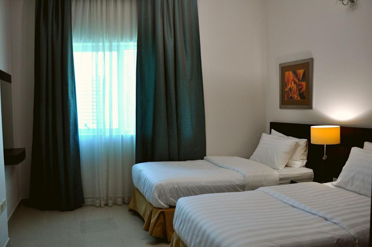 Care Holiday Homes Apartments Barsha Heights ドバイ エクステリア 写真