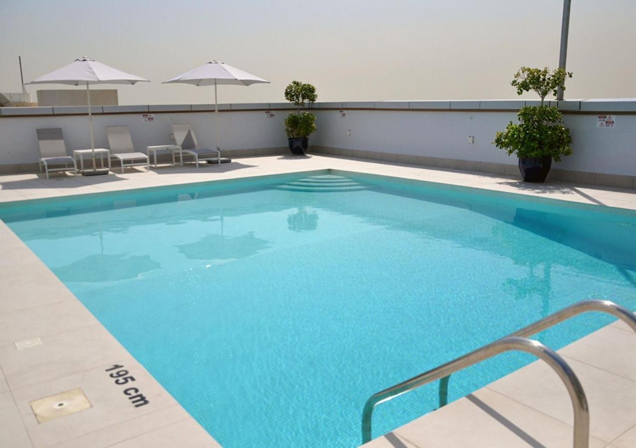 Care Holiday Homes Apartments Barsha Heights ドバイ エクステリア 写真