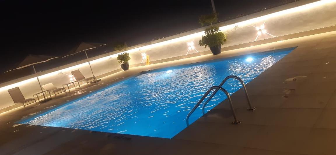 Care Holiday Homes Apartments Barsha Heights ドバイ エクステリア 写真